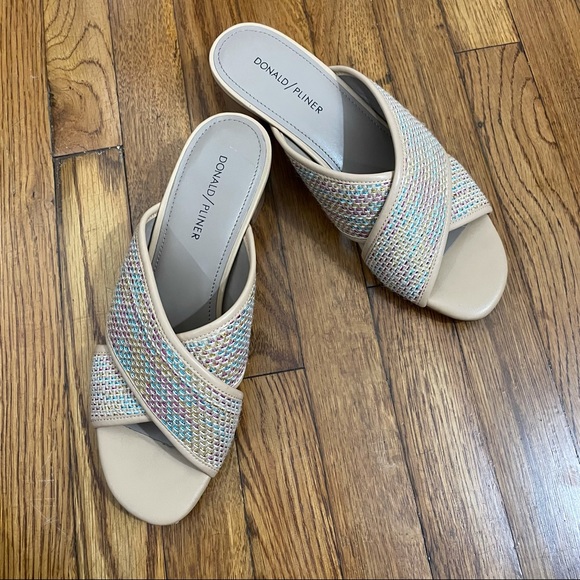 DONALD PLINER | Woven Colorful Low Heel - Picture 2 of 6